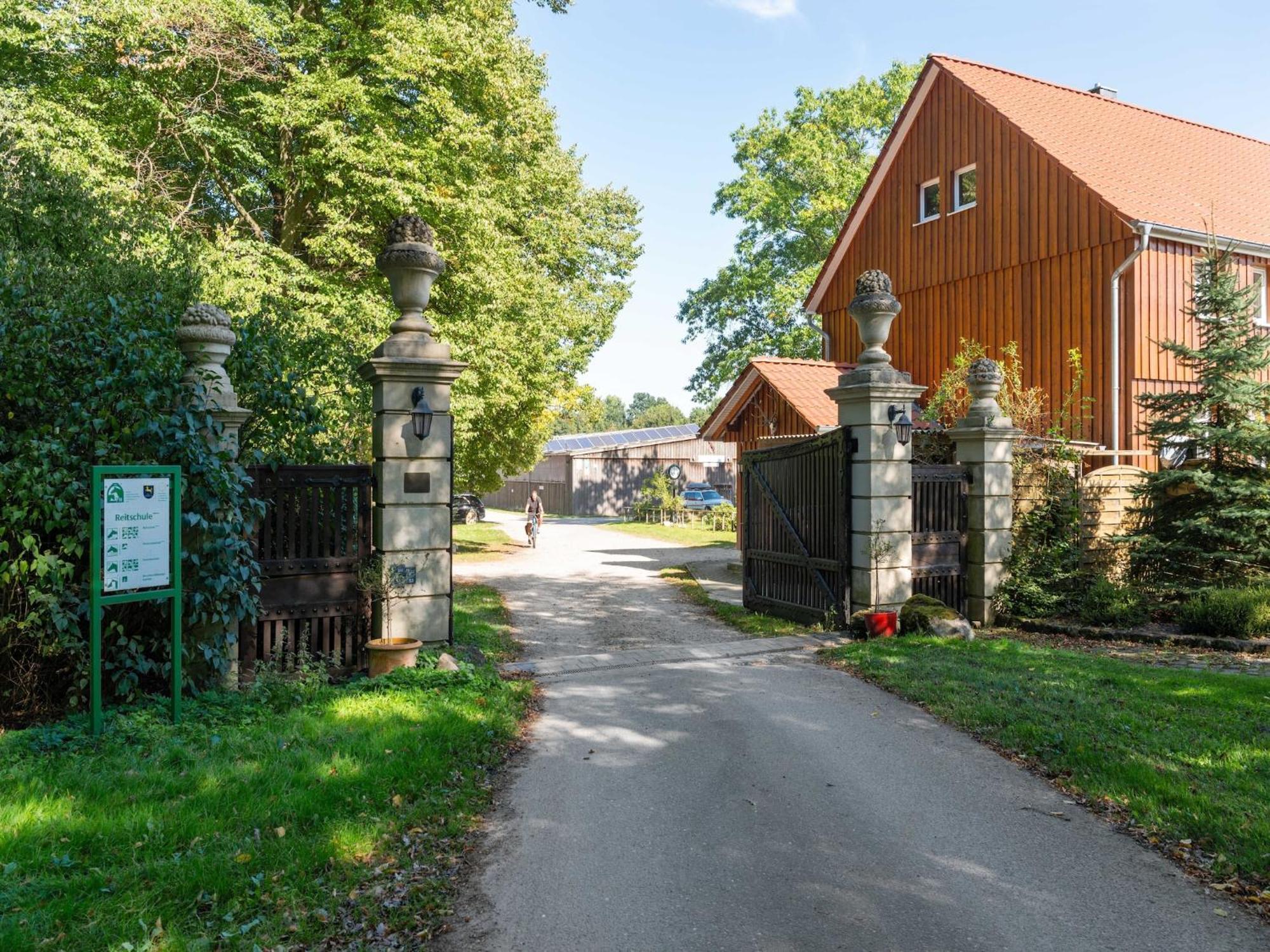 Holiday Home On A Horse Farm In The L Neburg Heath Eschede Exterior photo